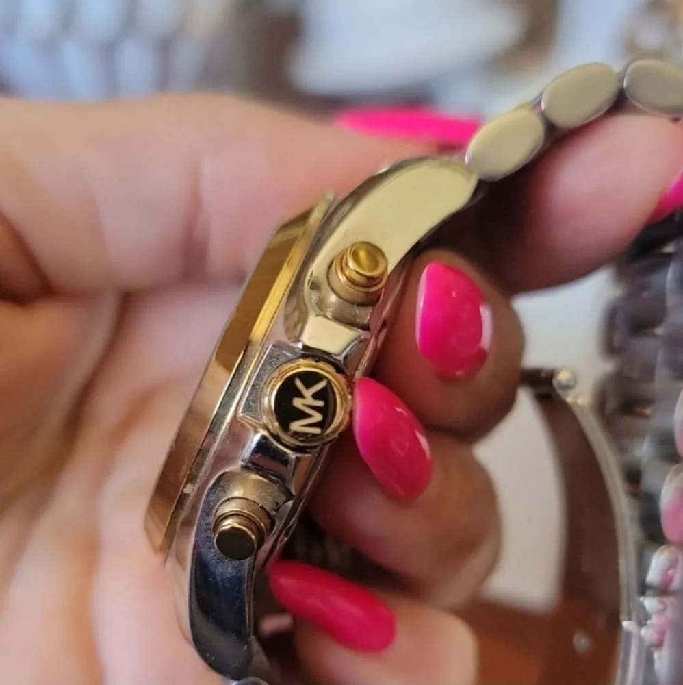 Michael Kors Gold and Silver Watch - Picture 3 of 7